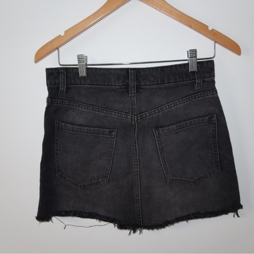 We The Free x Free People Black Denim Raw Hem Zip Up Mini Skirt Size 27 - Picture 3 of 5